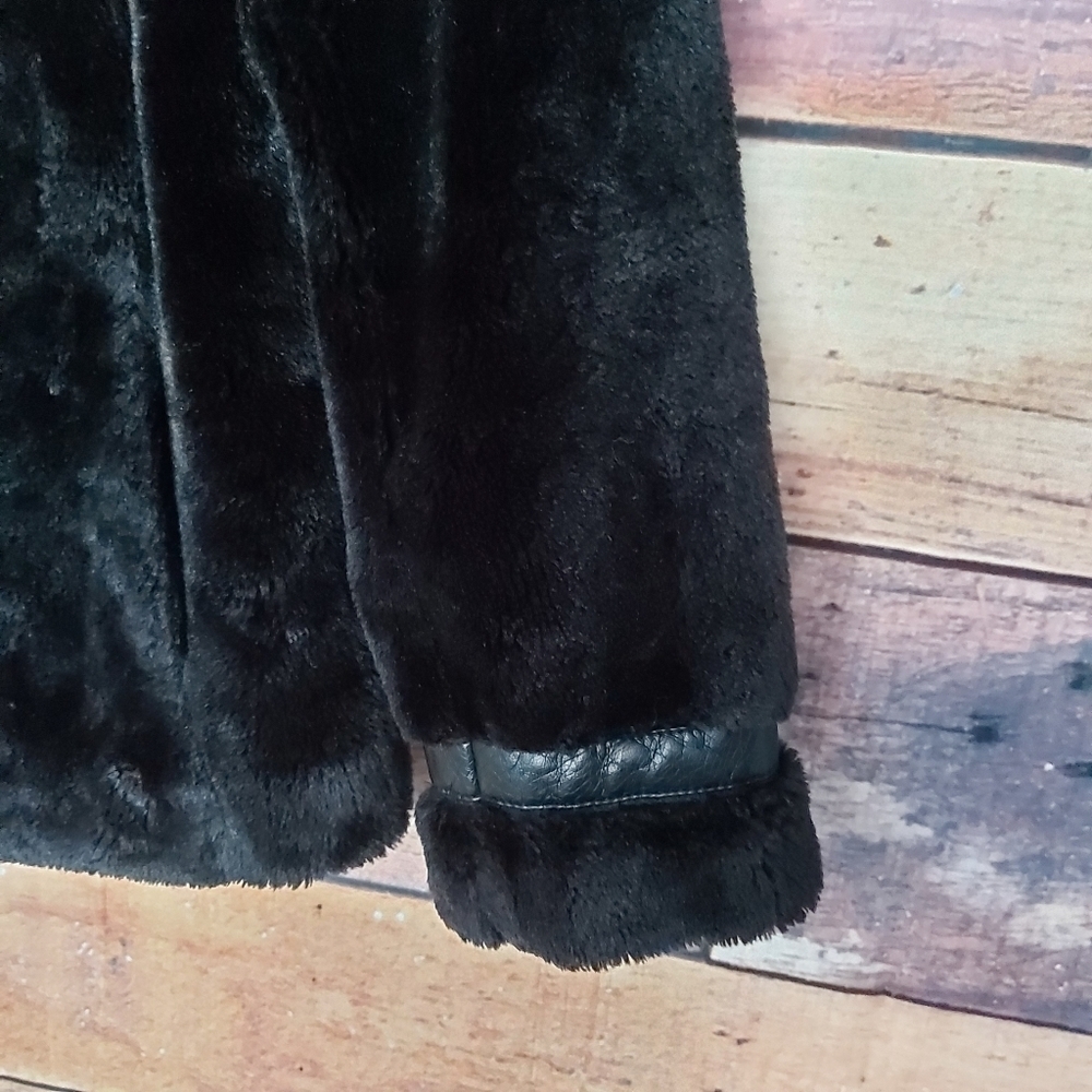 FAUX fur teddy coat black jacket San Francisco size small - Picture 5 of 9